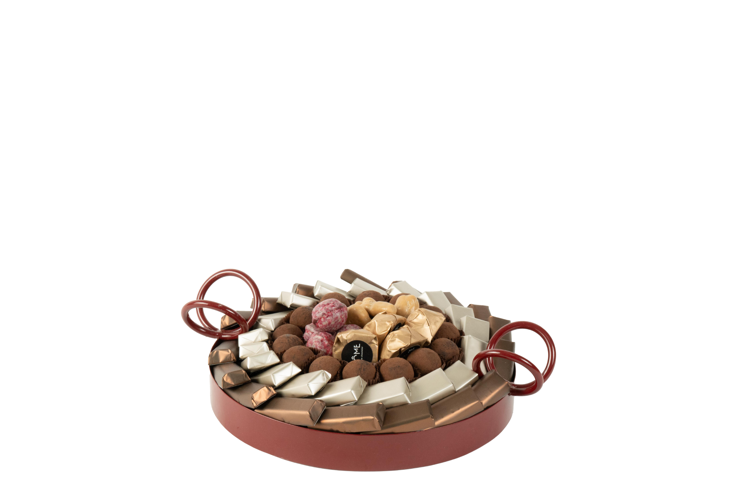Plateau en métal garni de chocolat
